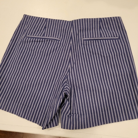 Theory size 0 shorts - Picture 2 of 5